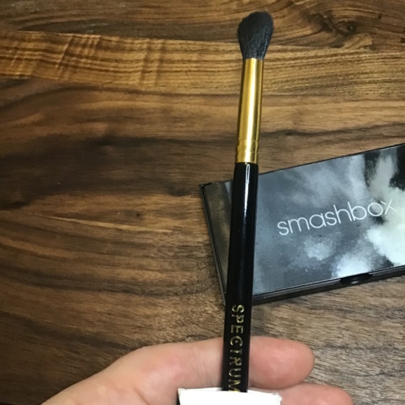 Smashbox eyeshadow pallet and spectrum brush, cool effect Smashbox blue pallet - Picture 9 of 11